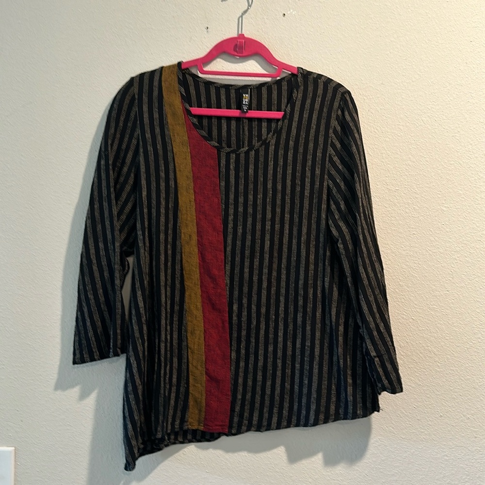 KHANGURA Women’s Top Size M